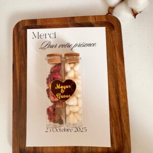 Cadeau invité rose et dragées