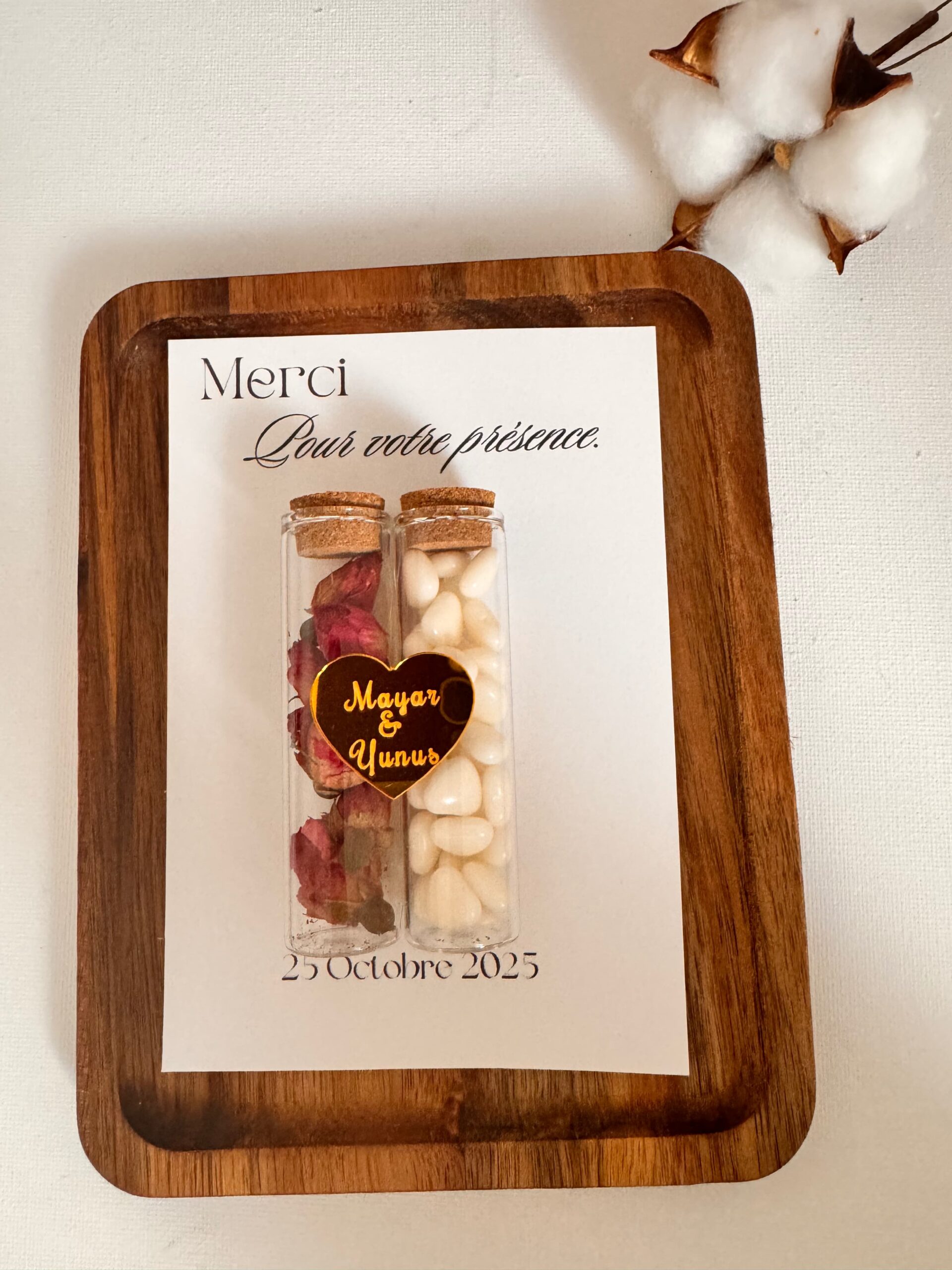 Cadeau invité - Carte personnalisée avec Cadeau à offrir 1 Cadeau invité rose et dragées