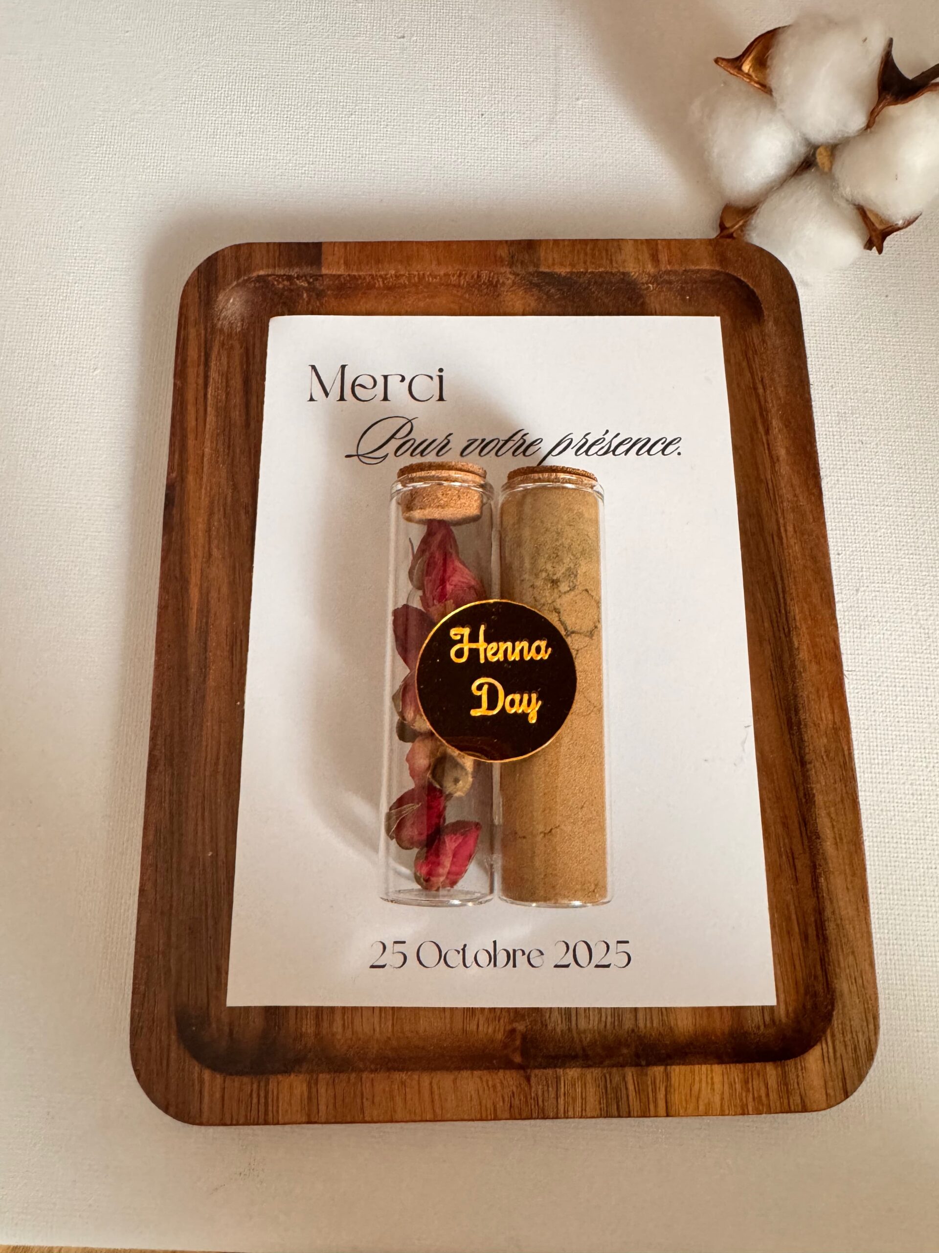 Cadeau invité - Carte personnalisée avec Cadeau à offrir 3 Fiole henné et rose cadeau invité